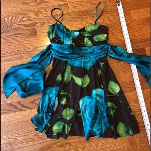 Stunning size 5 strapped dress with padded cups